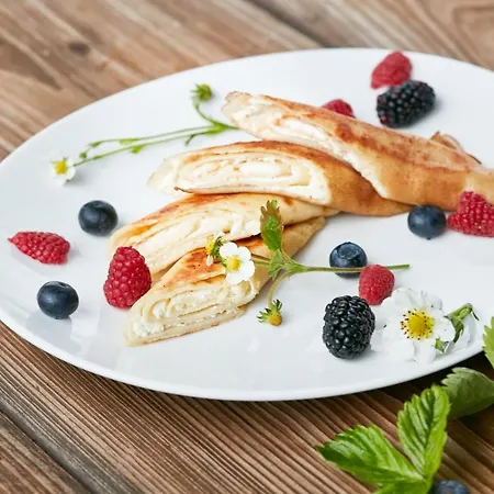 Greta Oda ve Kahvaltı Świerzawa