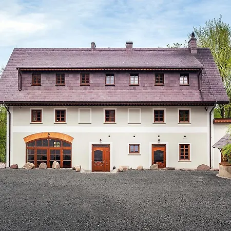 Greta Oda ve Kahvaltı Świerzawa