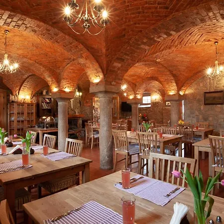 Oda ve Kahvaltı Greta 4*